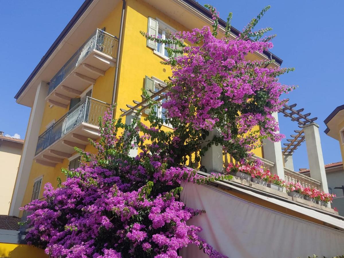 Appartamenti Baia Azzurra 6. 托尔博莱 外观 照片